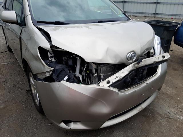 Photo 9 from auction – 2017 TOYOTA SIENNA LE with VIN 5TDKZ3DC2HS847292