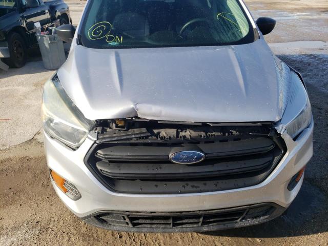صورة رقم 9 من المزاد - 2017 FORD ESCAPE S مع VIN 1FMCU0F73HUB07954