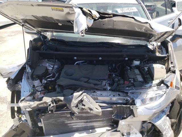 Photo 7 from auction – 2020 TOYOTA RAV4 XLE with VIN 2T3W1RFV4LC078975