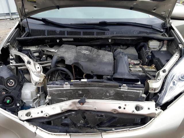 Photo 7 from auction – 2017 TOYOTA SIENNA LE with VIN 5TDKZ3DC2HS847292
