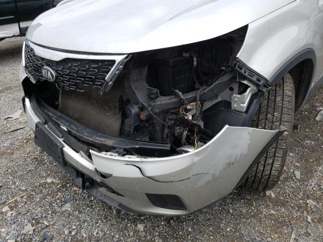 Photo 9 from auction – 2015 KIA SORENTO LX with VIN 5XYKTCA69FG624077