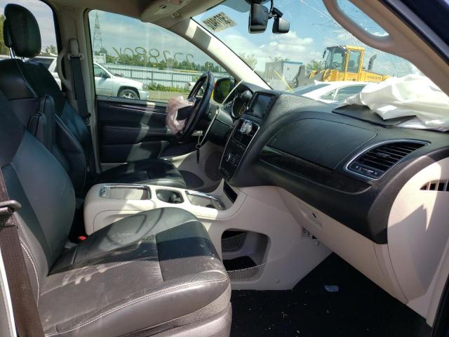 Photo 5 from auction – 2016 CHRYSLER TOWN & COU with VIN 2C4RC1GG9GR167691