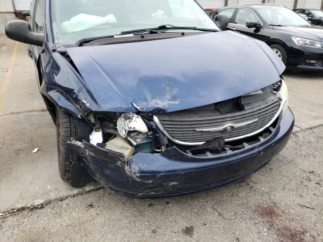 Photo 9 from auction – 2003 CHRYSLER TOWN & COU with VIN 2C8GP74LX3R104933