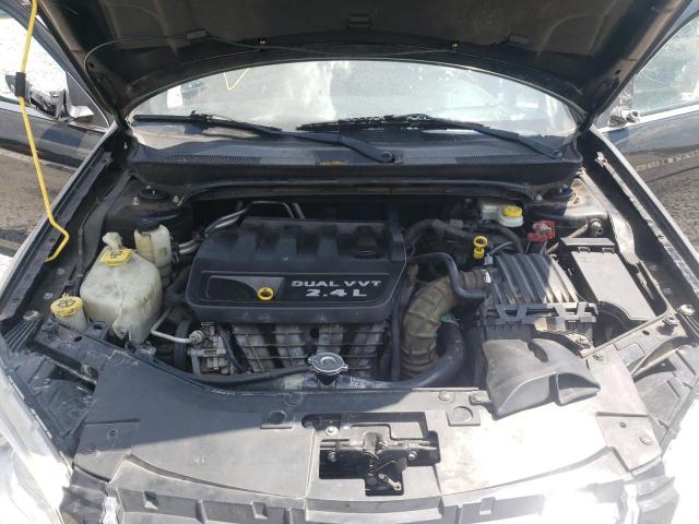 Photo 7 from auction – 2014 CHRYSLER 200 LX with VIN 1C3CCBAB5EN143136