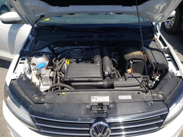 Photo 7 from auction – 2017 VOLKSWAGEN JETTA SE with VIN 3VWDB7AJ5HM211972