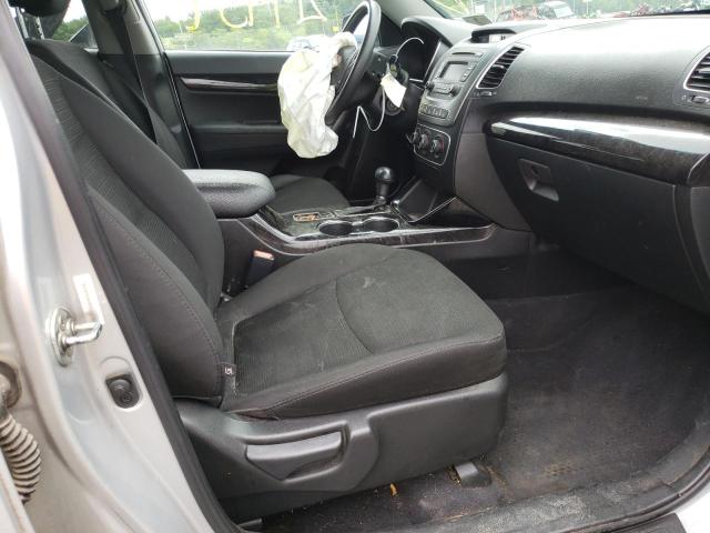 Photo 5 from auction – 2015 KIA SORENTO LX with VIN 5XYKTCA69FG624077