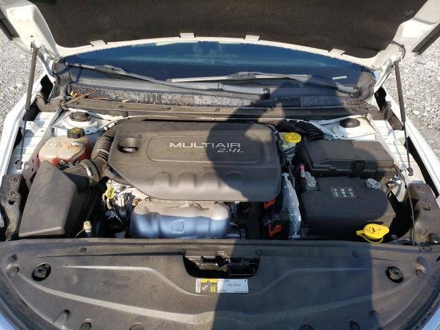 Photo 7 from auction – 2015 CHRYSLER 200 LIMITE with VIN 1C3CCCAB1FN641308