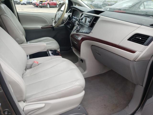 Photo 5 from auction – 2011 TOYOTA SIENNA XLE with VIN 5TDYK3DCXBS081012