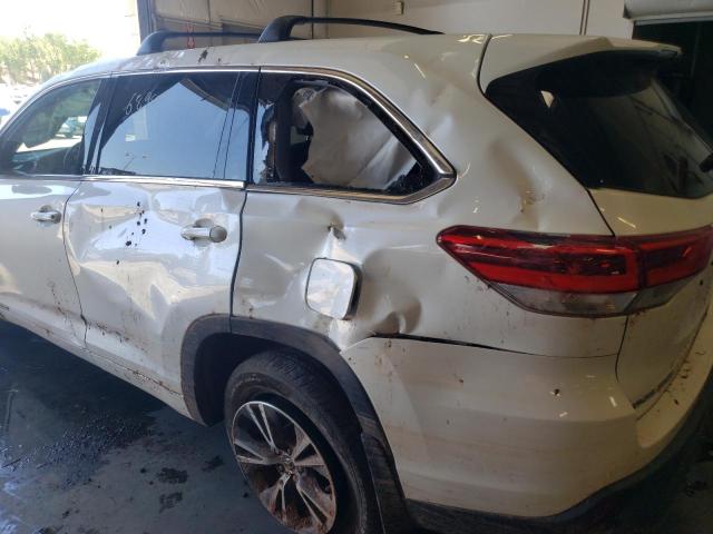 Photo 9 from auction – 2017 TOYOTA HIGHLANDER with VIN 5TDBGRFH1HS036388