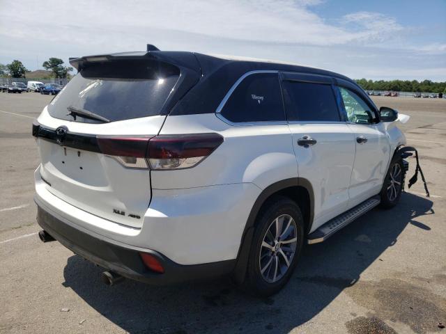 Photo 4 from auction – 2017 TOYOTA HIGHLANDER with VIN 5TDJZRFH3HS519676