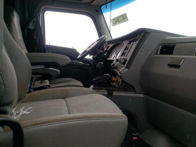 Photo 5 from auction – 2017 KENWORTH CONSTRUCTI with VIN 1XKYDP9X2HJ131229