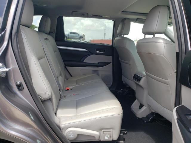 Photo 6 from auction – 2017 TOYOTA HIGHLANDER with VIN 5TDKZRFH7HS511181