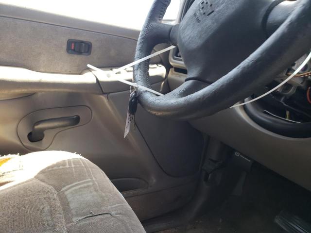 Photo 9 from auction – 2000 CHEVROLET SILVERADO with VIN 2GCEK19T6Y1129413