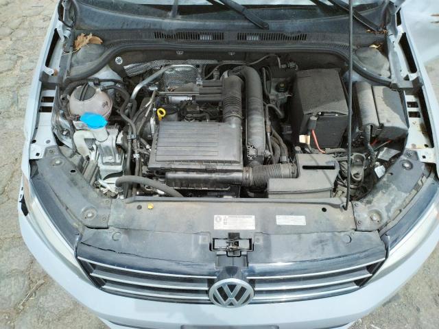 Photo 7 from auction – 2017 VOLKSWAGEN JETTA S with VIN 3VW2B7AJ6HM237763