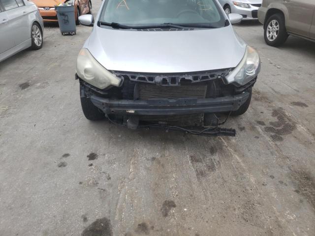Photo 9 from auction – 2016 KIA FORTE LX with VIN KNAFK4A6XG5594377