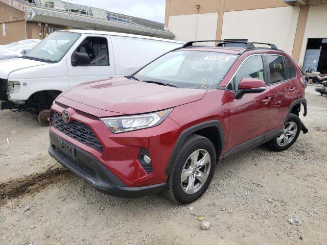 Photo 2 from auction – 2021 TOYOTA RAV4 XLE with VIN JTMW1RFV1MD072452
