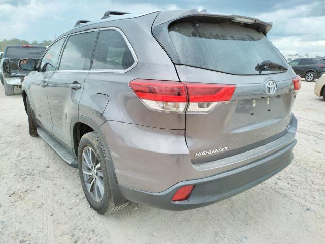 Photo 3 from auction – 2019 TOYOTA HIGHLANDER with VIN 5TDKZRFH1KS569858