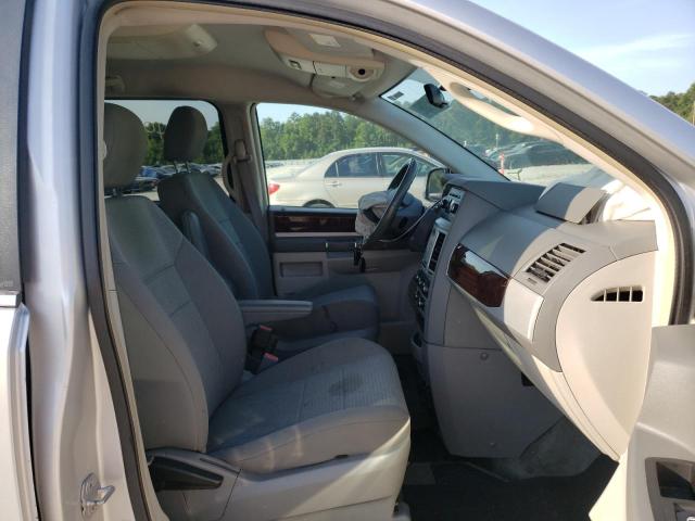 Photo 5 from auction – 2010 CHRYSLER TOWN & COU with VIN 2A4RR5D16AR176324