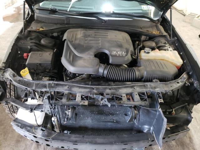Photo 7 from auction – 2016 CHRYSLER 300C with VIN 2C3CCAKG1GH124244