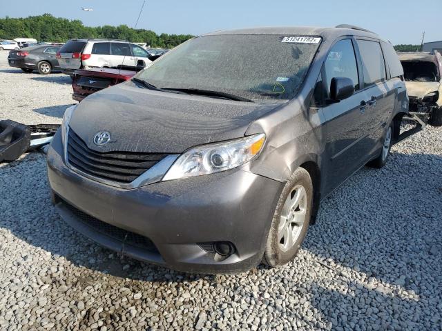 Photo 2 from auction – 2014 TOYOTA SIENNA with VIN 5TDKK3DC2ES431937