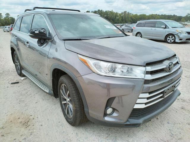 TOYOTA HIGHLANDER 2019 with VIN 5TDKZRFH1KS569858 - Photo from auction