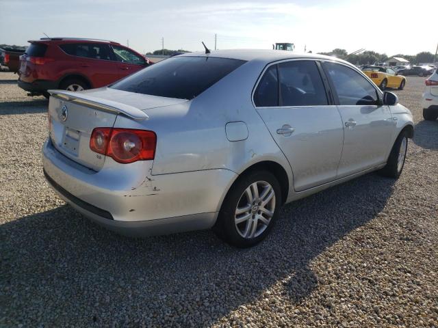 Photo 4 from auction – 2007 VOLKSWAGEN JETTA WOLF with VIN 3VWEF71K17M182292