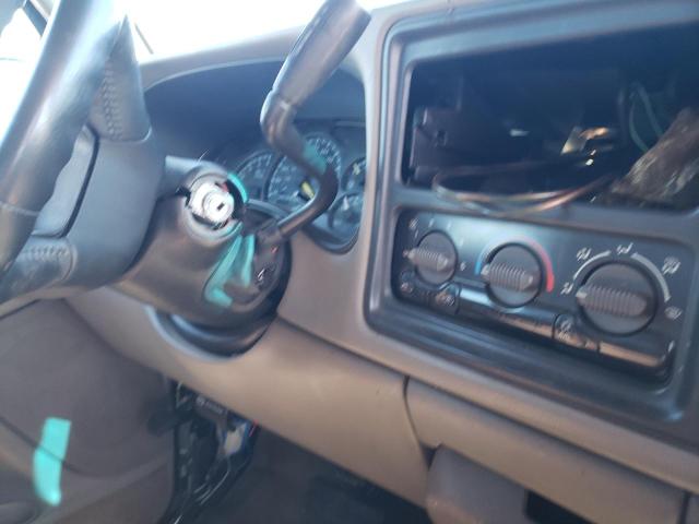 Photo 9 from auction – 2000 CHEVROLET SILVERADO with VIN 1GCEC19V4YZ370960