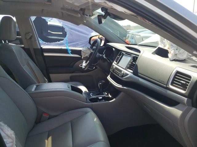 Photo 5 from auction – 2019 TOYOTA HIGHLANDER with VIN 5TDKZRFHXKS347965