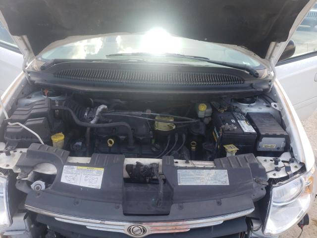 Photo 7 from auction – 2007 CHRYSLER TOWN & COU with VIN 2A4GP44R87R109665