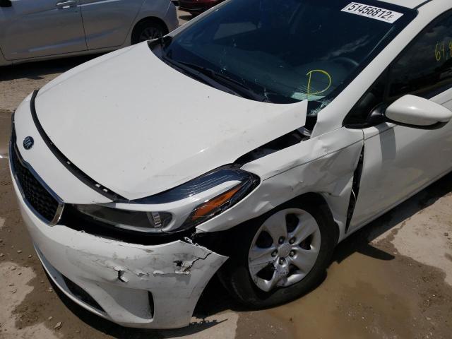 Photo 9 from auction – 2017 KIA FORTE LX with VIN 3KPFK4A77HE091715