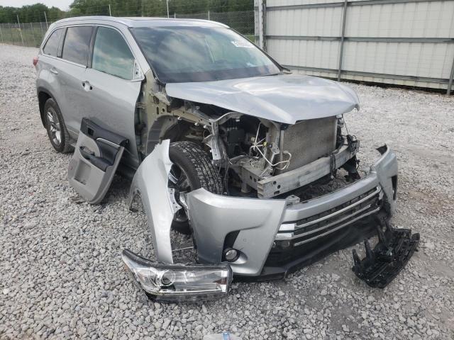 TOYOTA HIGHLANDER 2018 مع رقم تعريف المركبة 5TDDZRFH6JS865661 - صورة من المزاد