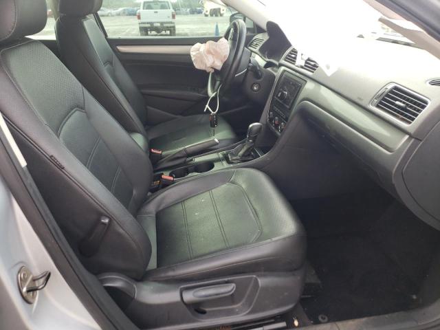 Photo 5 from auction – 2014 VOLKSWAGEN PASSAT S with VIN 1VWAT7A39EC044742