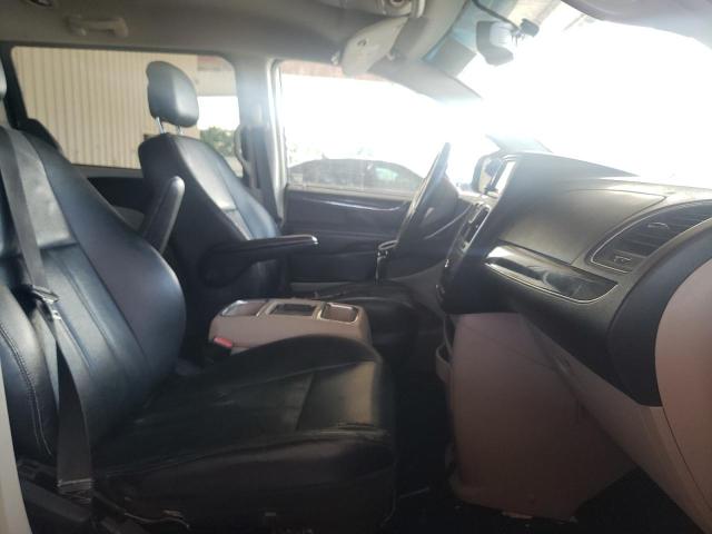 Photo 5 from auction – 2014 CHRYSLER TOWN & COU with VIN 2C4RC1BGXER343877