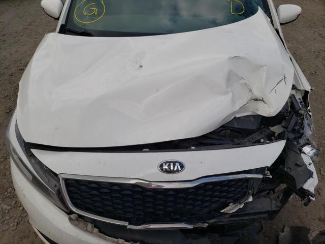 Photo 7 from auction – 2017 KIA FORTE LX with VIN 3KPFK4A73HE045685