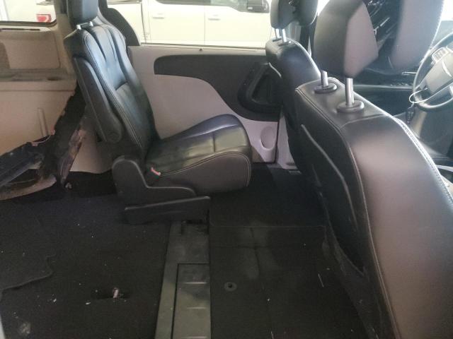 Photo 6 from auction – 2014 CHRYSLER TOWN & COU with VIN 2C4RC1CG3ER107621