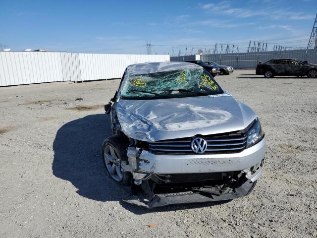 Photo 9 from auction – 2015 VOLKSWAGEN PASSAT S with VIN 1VWAT7A36FC097898
