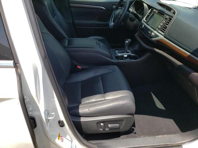 Photo 5 from auction – 2015 TOYOTA HIGHLANDER with VIN 5TDDKRFHXFS180140