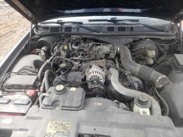 Photo 7 from auction – 2003 FORD CROWN VICT with VIN 2FAFP71W33X128794