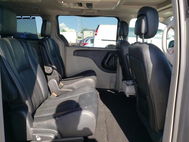 Photo 6 from auction – 2016 CHRYSLER TOWN & COU with VIN 2C4RC1CGXGR200154