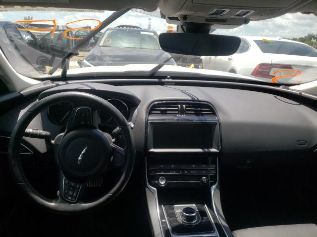 Photo 9 from auction – 2019 JAGUAR XE PREMIUM with VIN SAJAD4FX9KCP46728