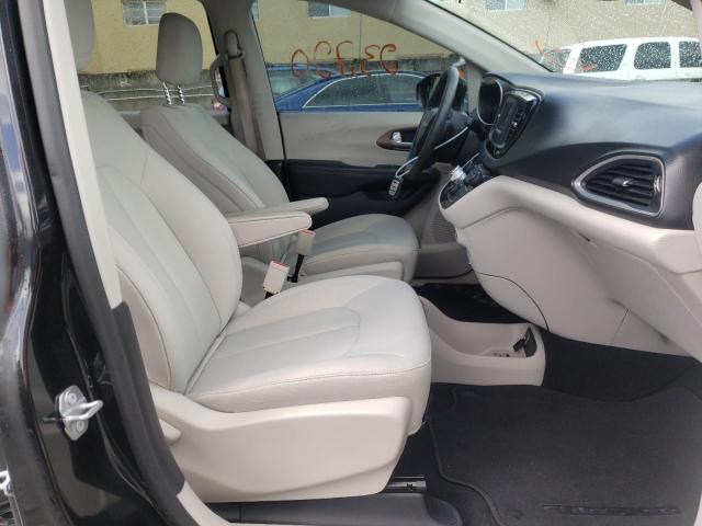 Photo 5 from auction – 2017 CHRYSLER PACIFICA L with VIN 2C4RC1CG6HR657707