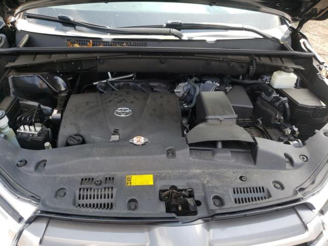 Photo 7 from auction – 2018 TOYOTA HIGHLANDER with VIN 5TDJZRFH9JS863597