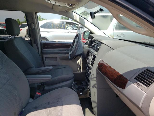 Photo 5 from auction – 2010 CHRYSLER TOWN & COU with VIN 2A4RR5D11AR501087
