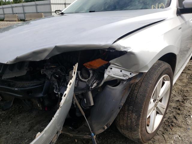 Photo 9 from auction – 2014 VOLKSWAGEN PASSAT S with VIN 1VWAT7A39EC044742