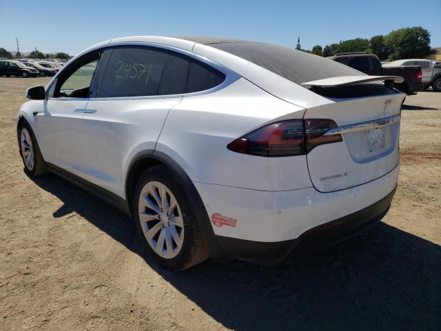 Photo 3 from auction – 2017 TESLA MODEL X with VIN 5YJXCDE25HF079539