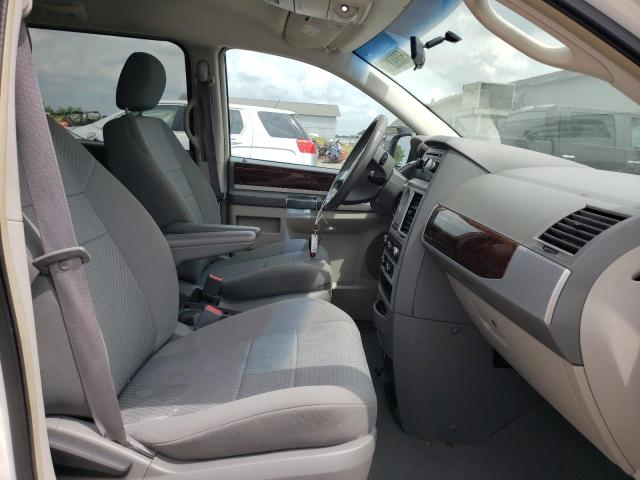 Photo 5 from auction – 2010 CHRYSLER TOWN & COU with VIN 2A4RR5D17AR245487