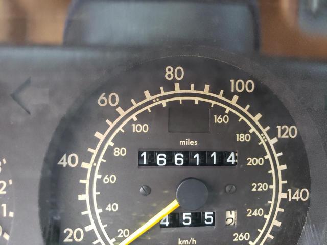 Photo 8 from auction – 1995 MERCEDES-BENZ E 320 BASE with VIN WDBEA32E2SC213254