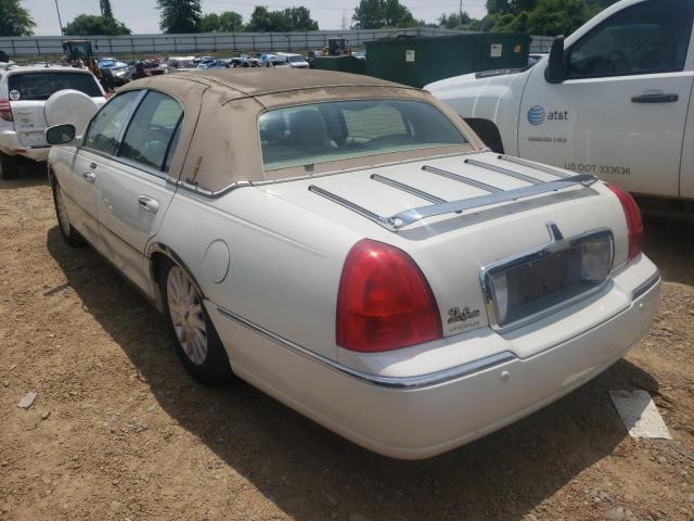 Photo 3 from auction – 2003 LINCOLN TOWN CAR E with VIN 1LNHM81W93Y690552