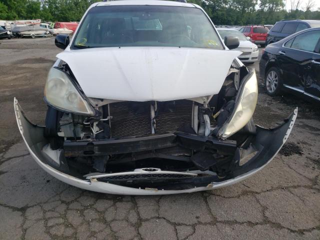 Photo 9 from auction – 2010 TOYOTA SIENNA with VIN 5TDKK4CC6AS329879