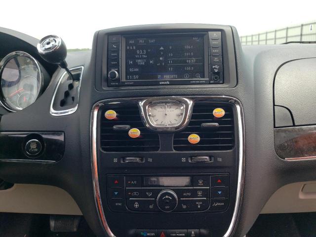 Photo 9 from auction – 2015 CHRYSLER TOWN & COU with VIN 2C4RC1CG3FR506904